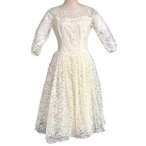 Vintage 1950s 50s Mint Condition Lace and Tulle Ivory Long Sleeve Wedding Dress